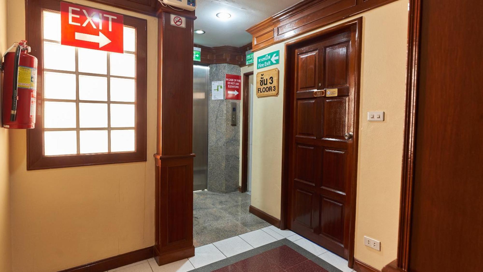 Lime Hotel Patong Exterior foto